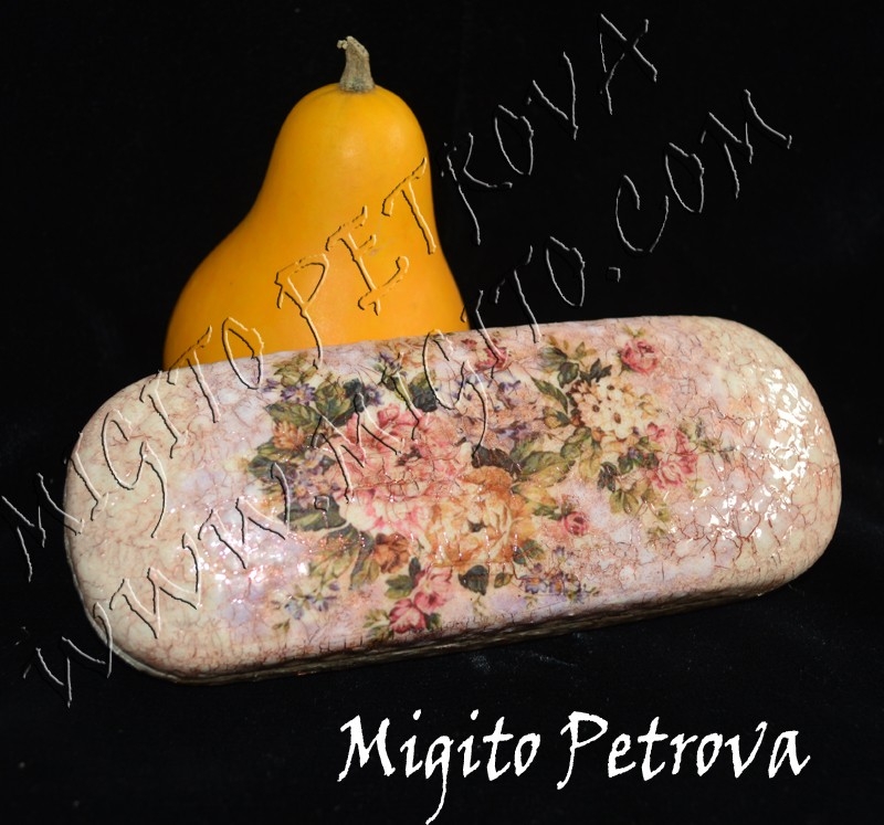 Калъф за очила  цветя и имитация на напукване