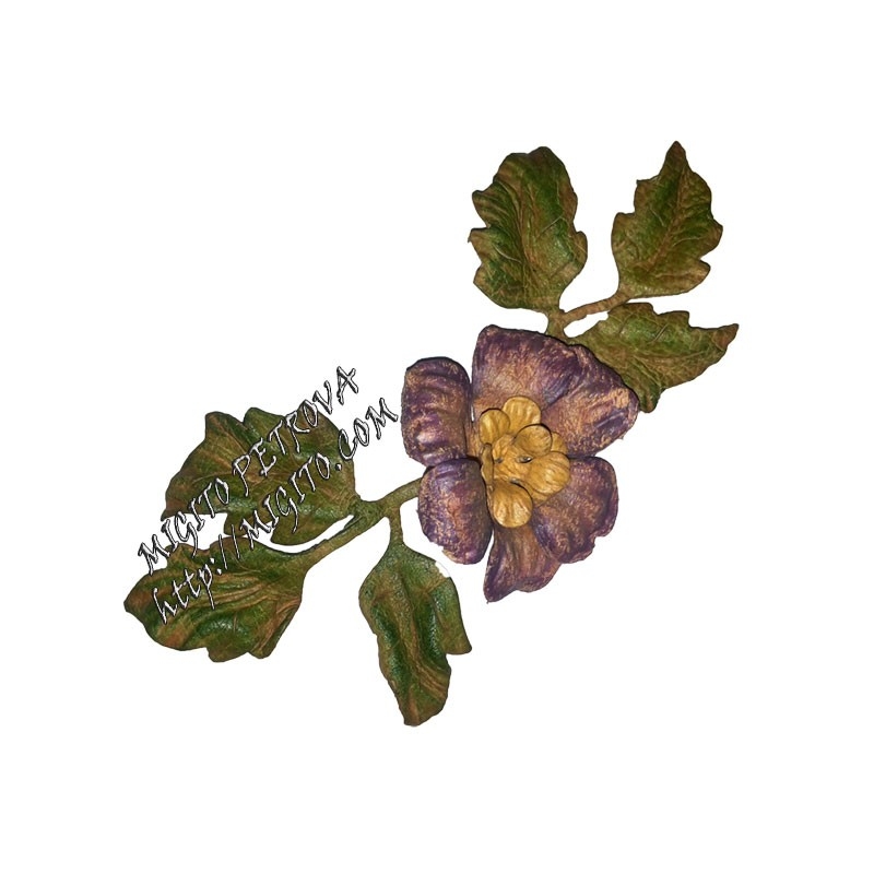 Ръчно изработена брошка естествена кожа с лилаво цвете