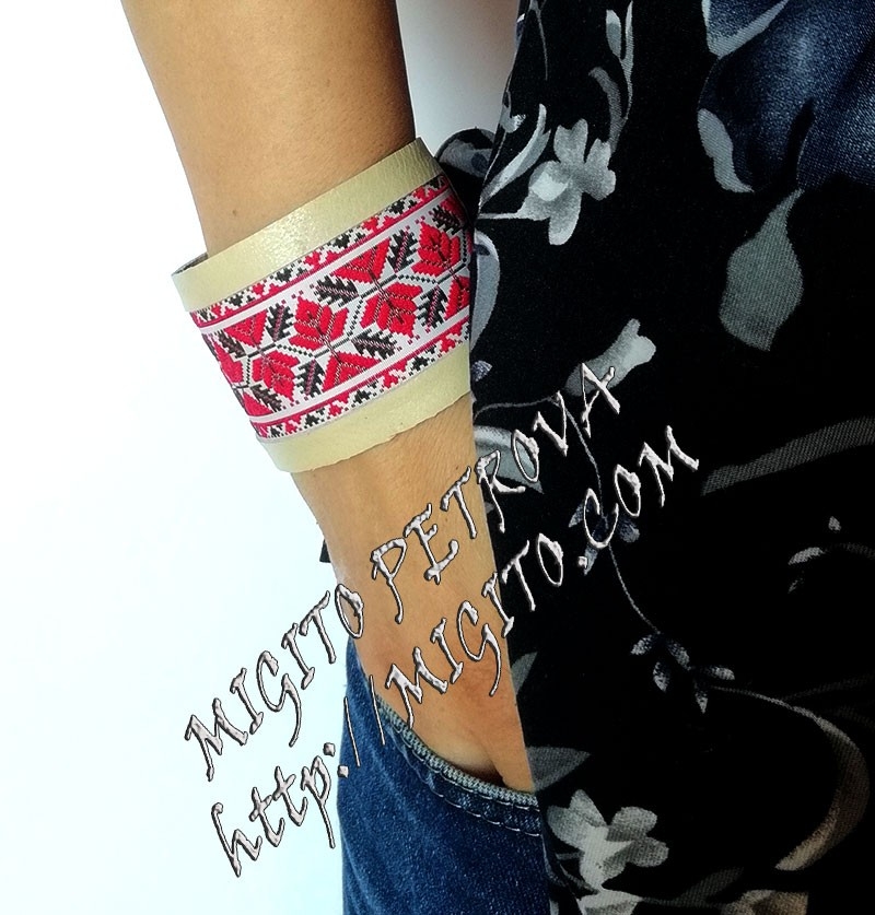 гривна от кожа с шевица