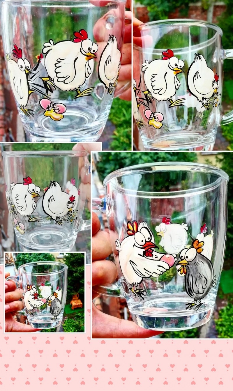 Весела ръчно рисувана чаша с кокошчици