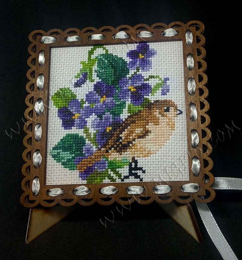 Бродерия с рамка птичка 