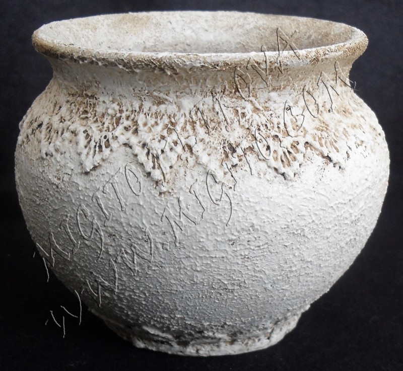 Гърне с каменна дантела